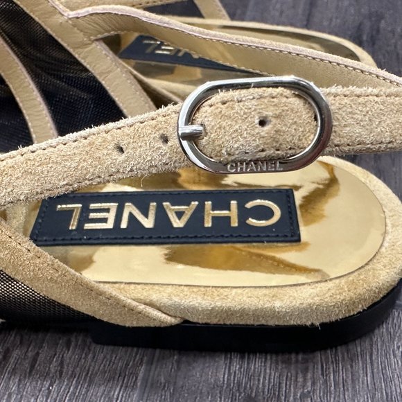 Chanel 24 Caramel Camel Brown Beige CC BLACK BOW LOGO Gold Sandals 40 - Picture 12 of 16